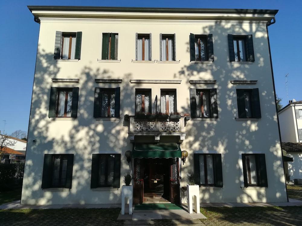 Hotel Scala Treviso Exteriör bild
